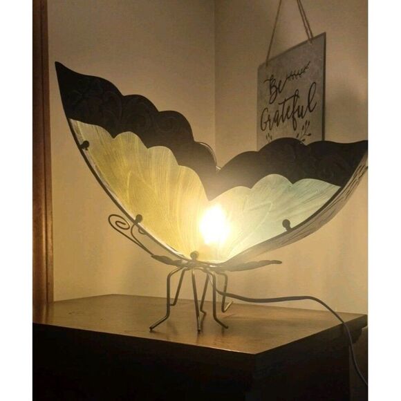 Beautiful BUTTERFLY Stained Glass Lamp Light Metal Large 17 X 12 Electric EUC - Picture 7 of 7